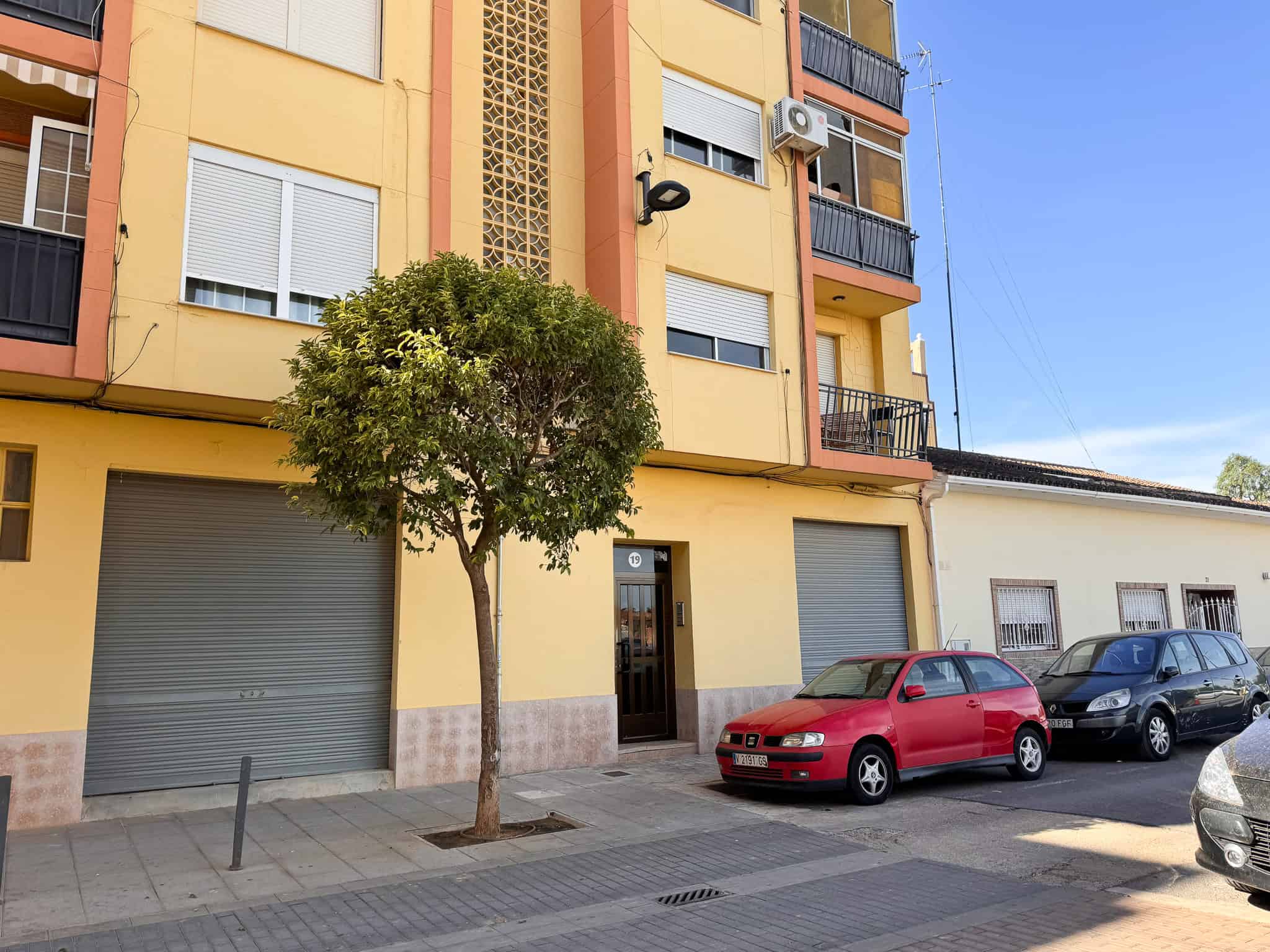 12 EXTERIOR 1